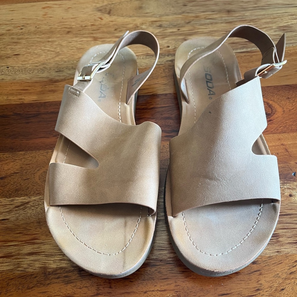 Soda Strap sandals
